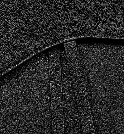 Nano pochette Saddle Cuir de chèvre noir .